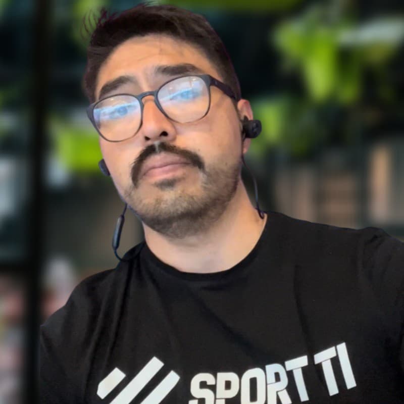 Octavio Razo headshot