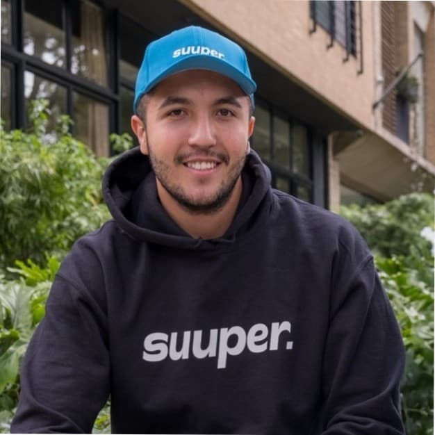 Samuel Santa headshot